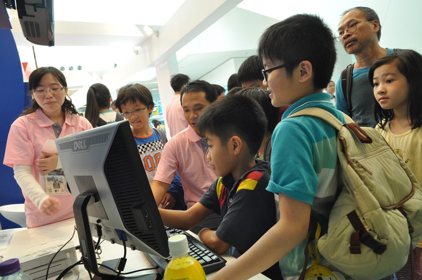 HKU at InnoCarnival 2011 gallery photo 4